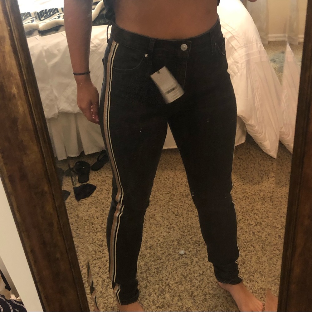 Top Ship “Jamie” High Waist Ankle Grazer jeans